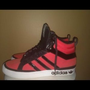 🔥Adidas - Red/Black🔥